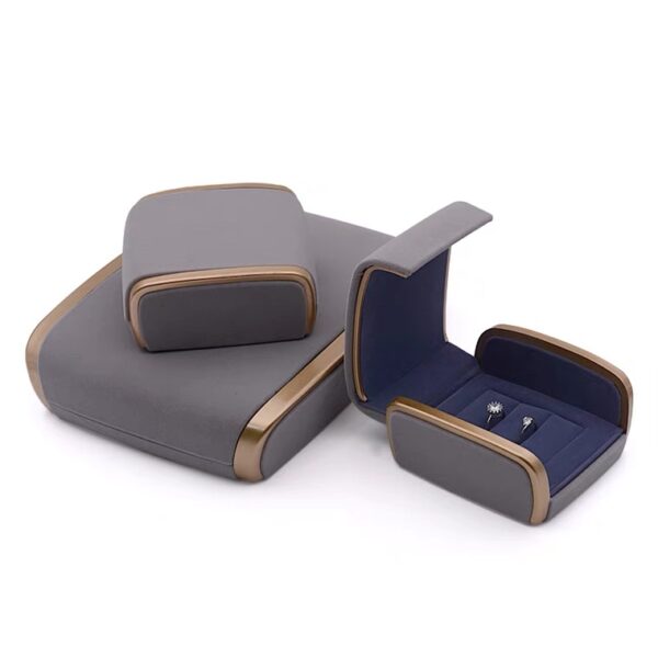 Flip top velvet plastic jewelry box grey