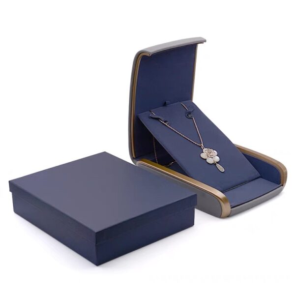 Flip top velvet plastic jewelry box grey