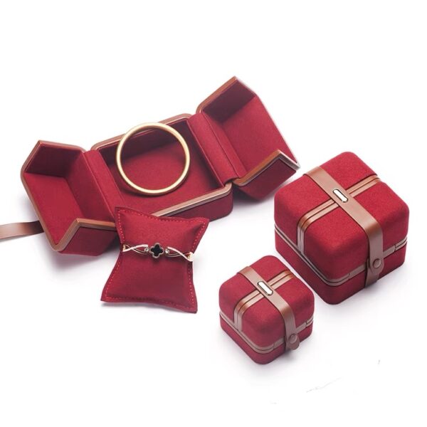 Microfiber plastic jewelry box red