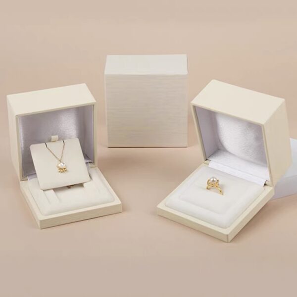 PU leather plastic jewelry box cream