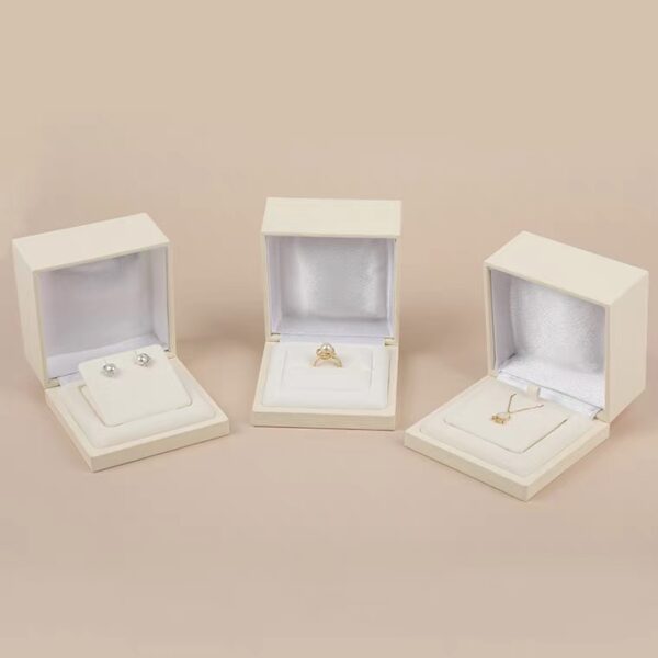 PU leather plastic jewelry box cream